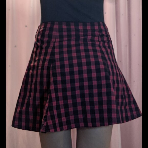 Red Plaid Flare Skirt - Picture 8 of 8